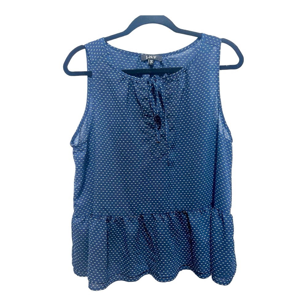 L.N.V. Blouse in navy with ruffle bottom